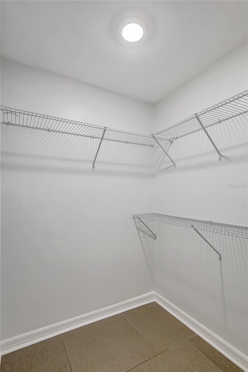 3901 E EDEN ROC CIR, TAMPA, FL, 33634