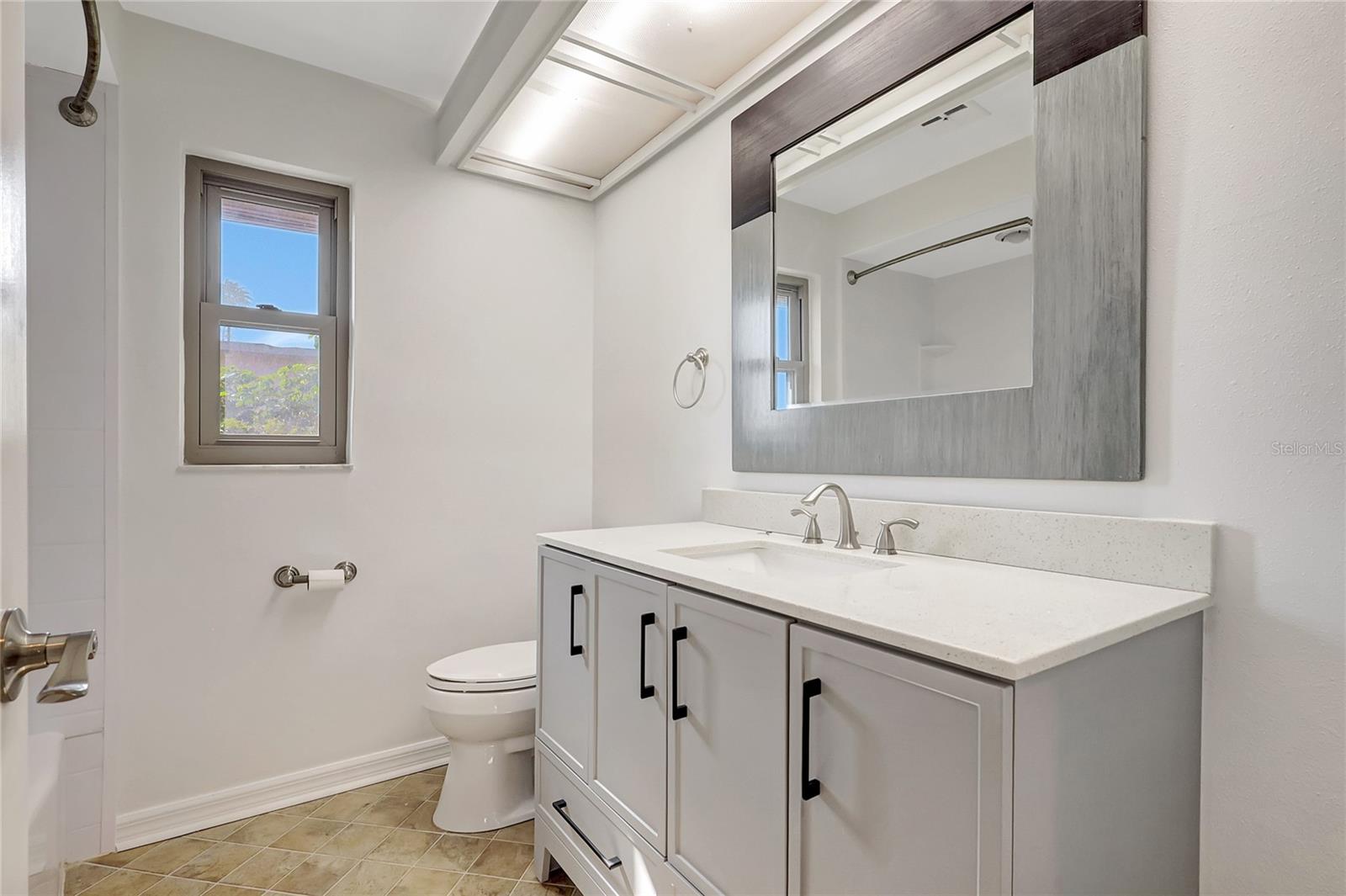 3901 E EDEN ROC CIR, TAMPA, FL, 33634