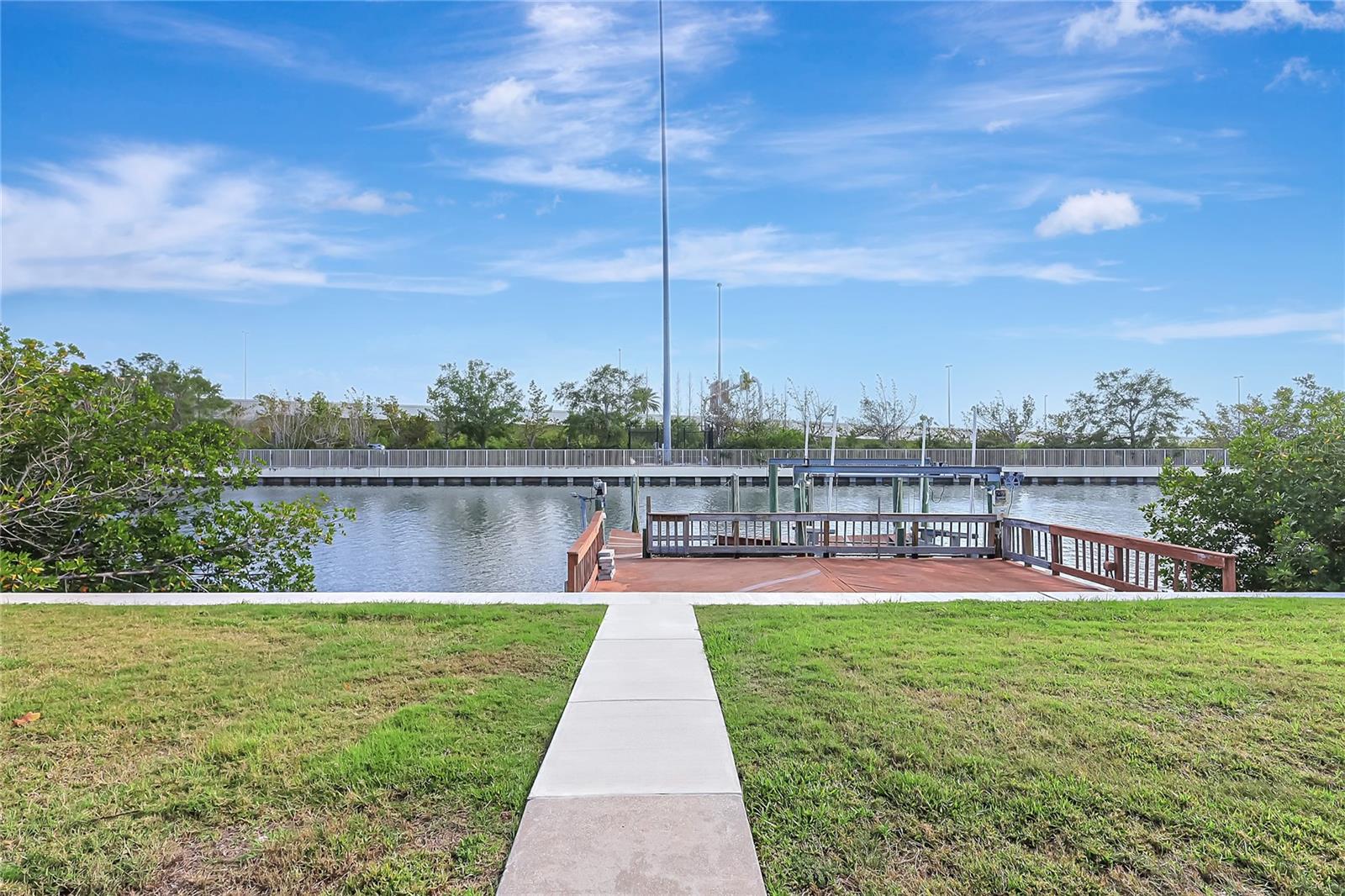 3901 E EDEN ROC CIR, TAMPA, FL, 33634