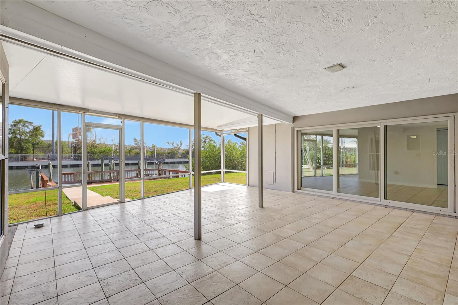 3901 E EDEN ROC CIR, TAMPA, FL, 33634