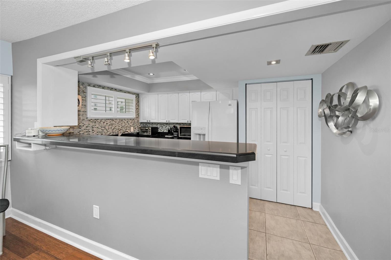 1451 GULF BLVD #207, CLEARWATER BEACH, FL, 33767