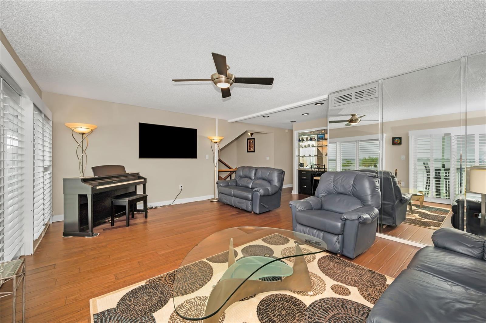 1451 GULF BLVD #207, CLEARWATER BEACH, FL, 33767