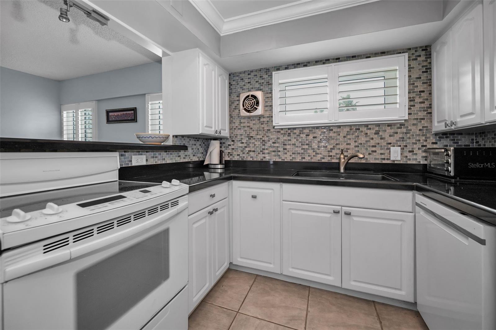 1451 GULF BLVD #207, CLEARWATER BEACH, FL, 33767