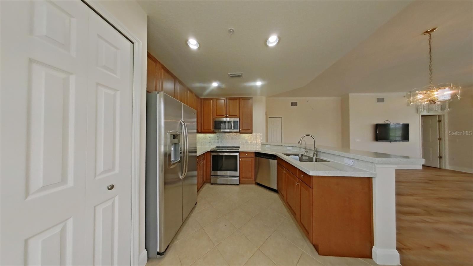 7521 MOURNING DOVE CIR #204, REUNION, FL, 34747