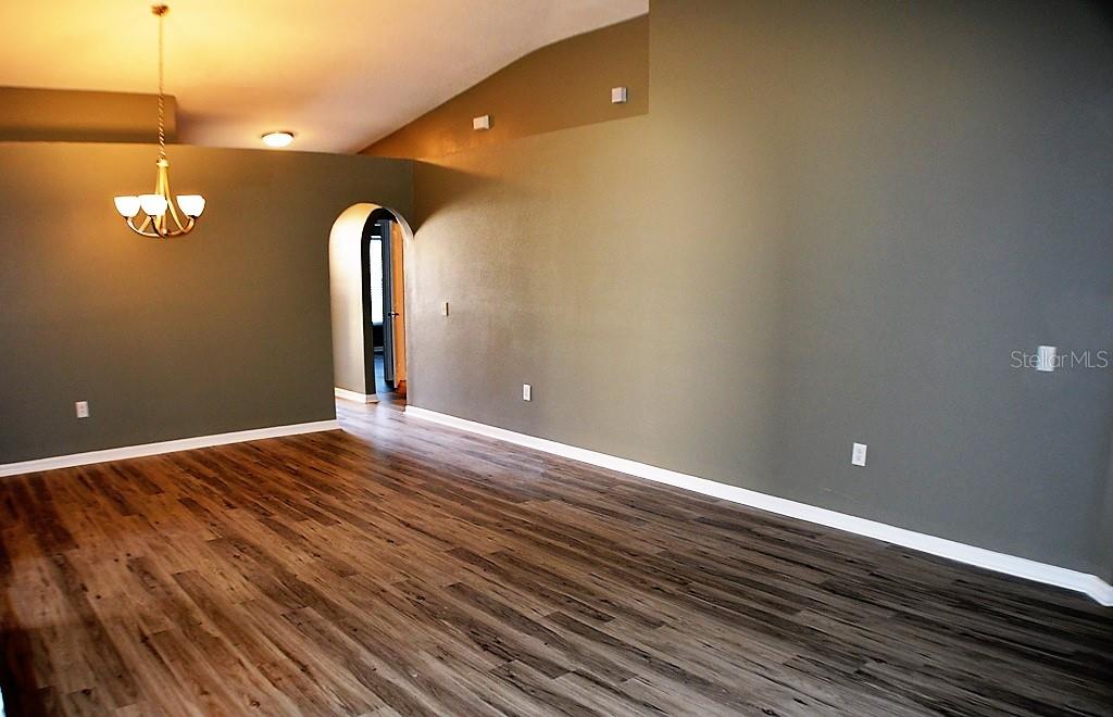 1017 TAWNY EAGLE DR, GROVELAND, FL, 34736