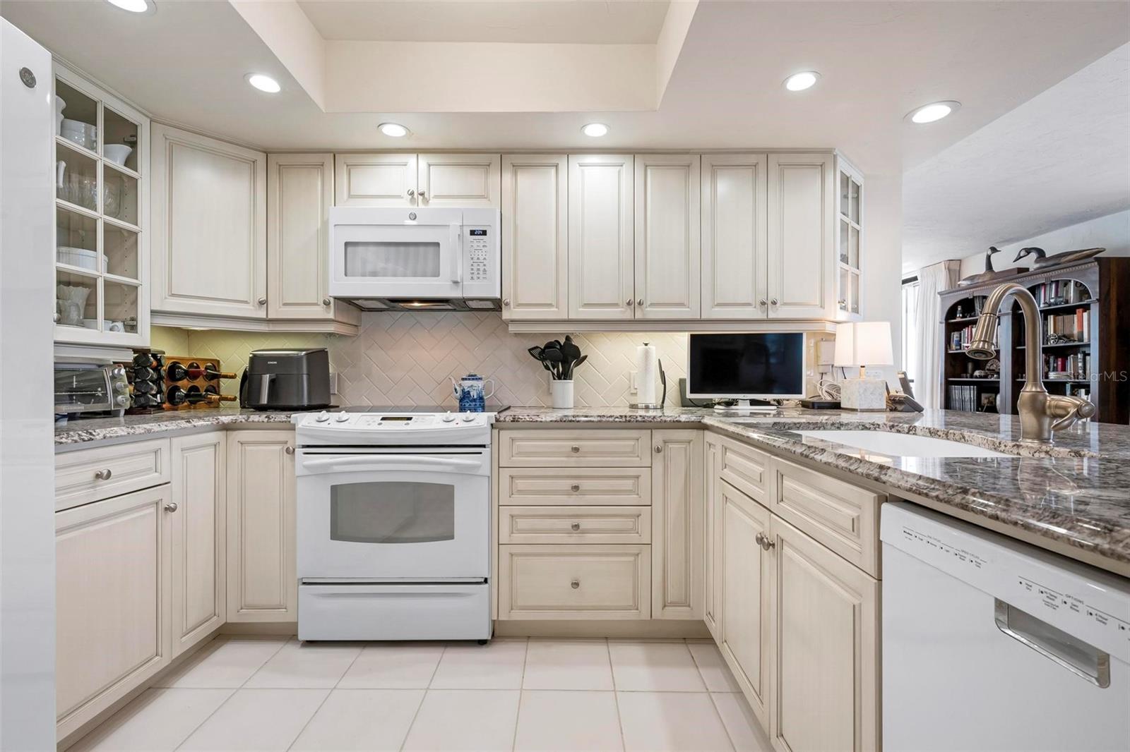627 ALHAMBRA RD #1103, VENICE, FL, 34285