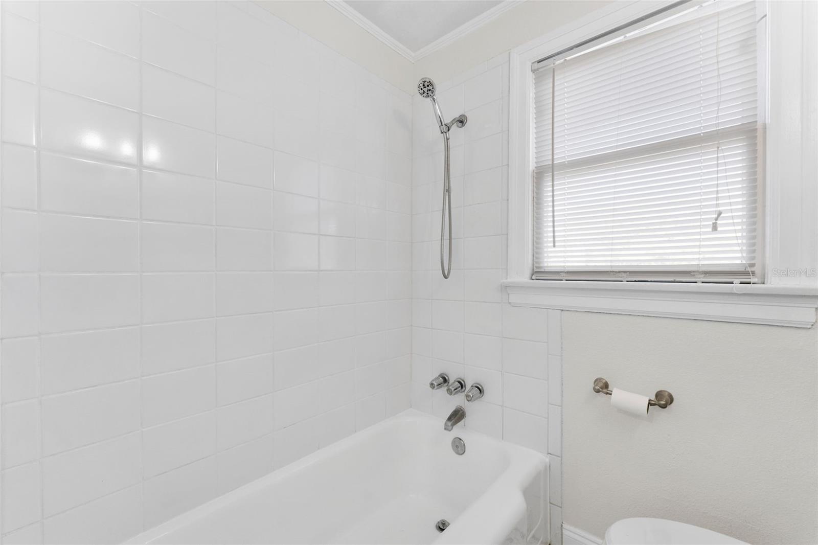 1707 E HENRY AVE, TAMPA, FL, 33610