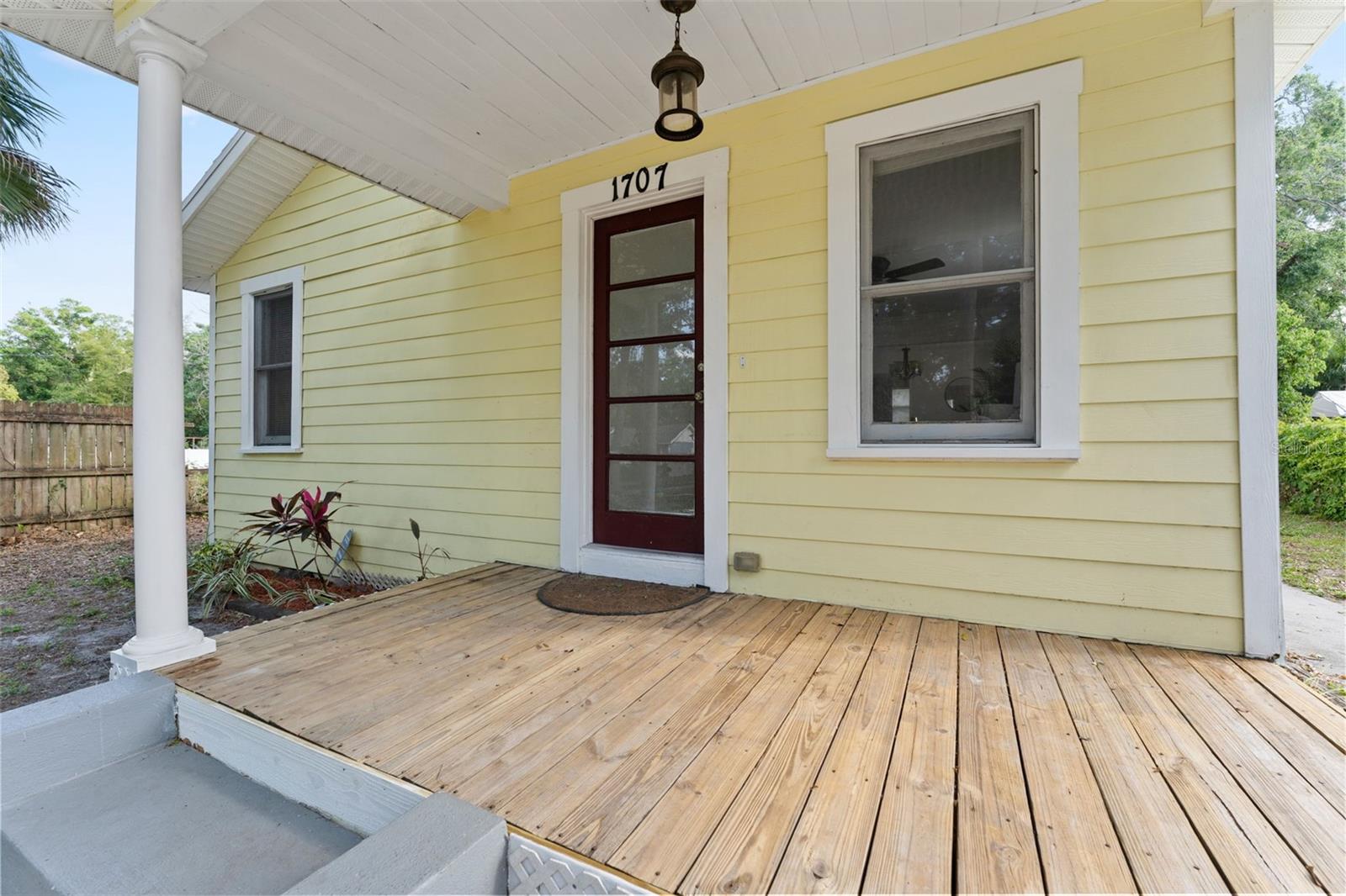 1707 E HENRY AVE, TAMPA, FL, 33610