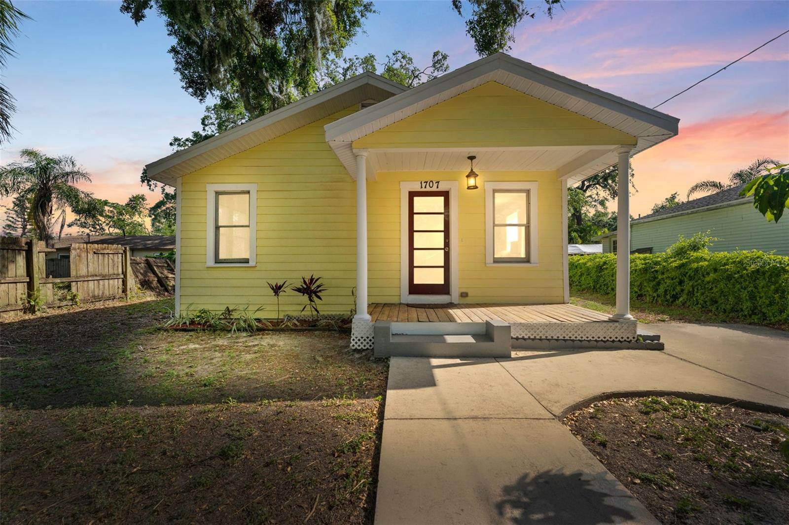 1707 E HENRY AVE, TAMPA, FL, 33610