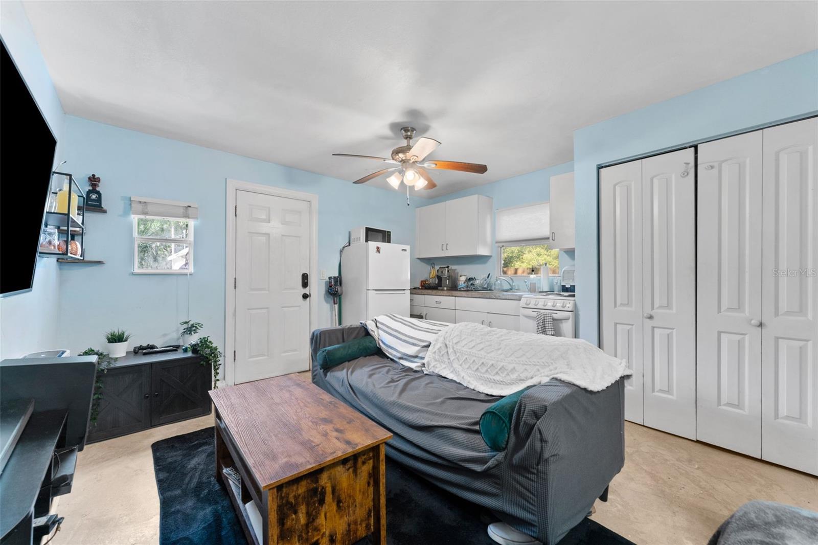 1707 E HENRY AVE, TAMPA, FL, 33610