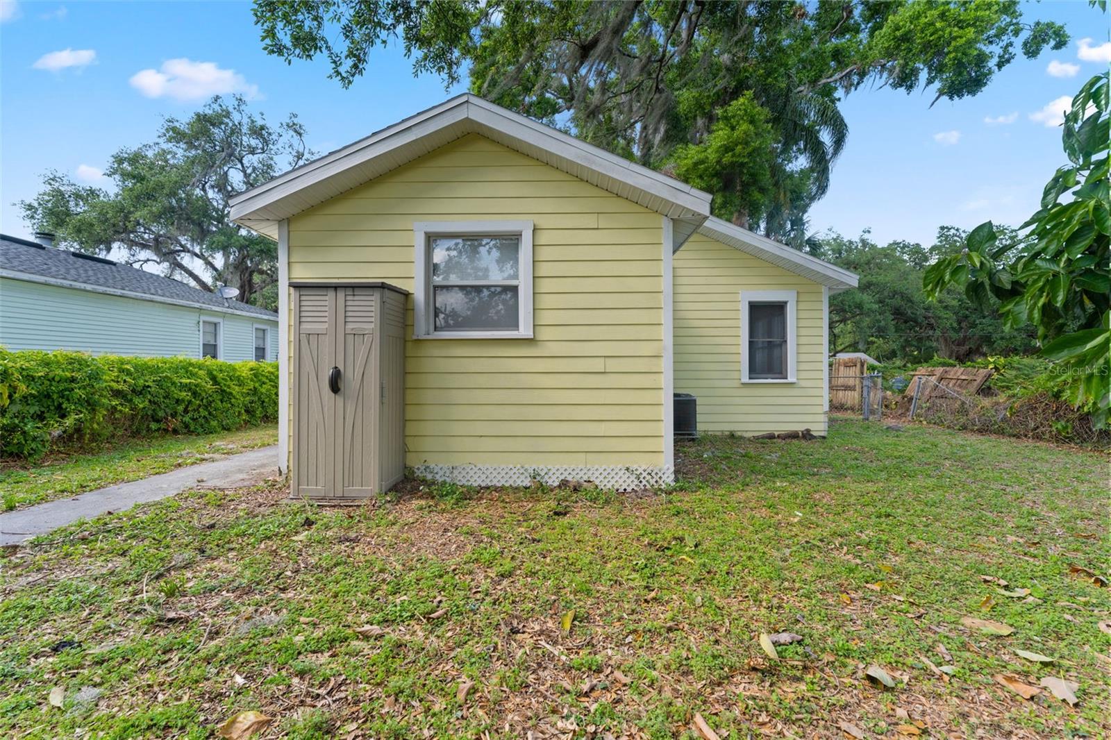 1707 E HENRY AVE, TAMPA, FL, 33610