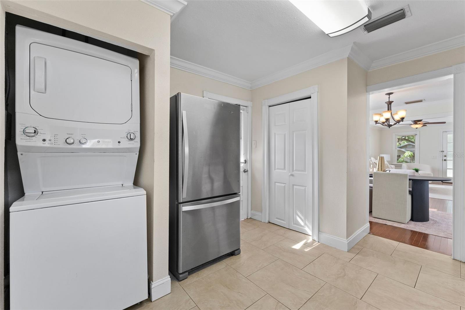 1707 E HENRY AVE, TAMPA, FL, 33610