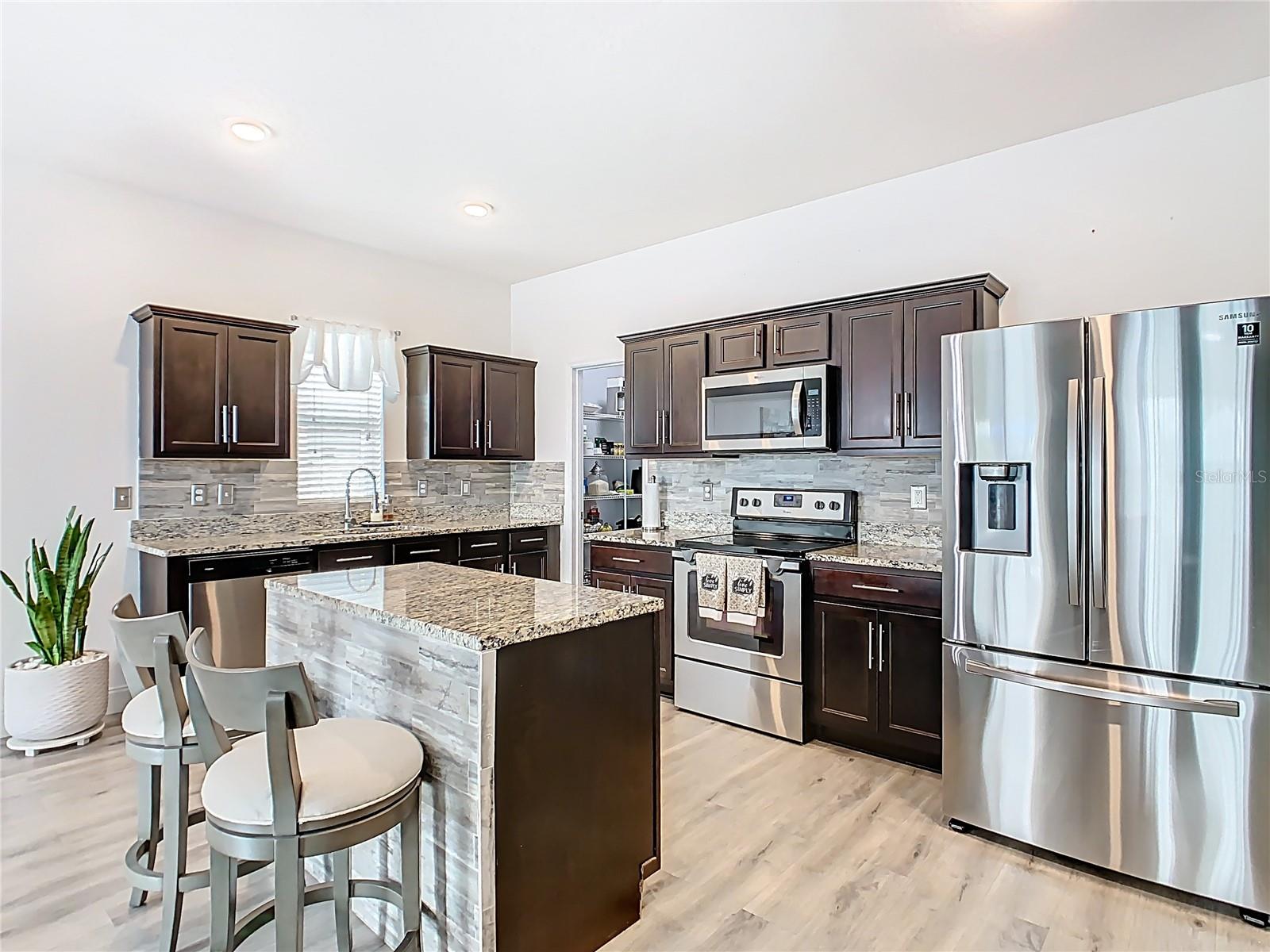 1104 ROBERTA RD, LAKE WALES, FL, 33853