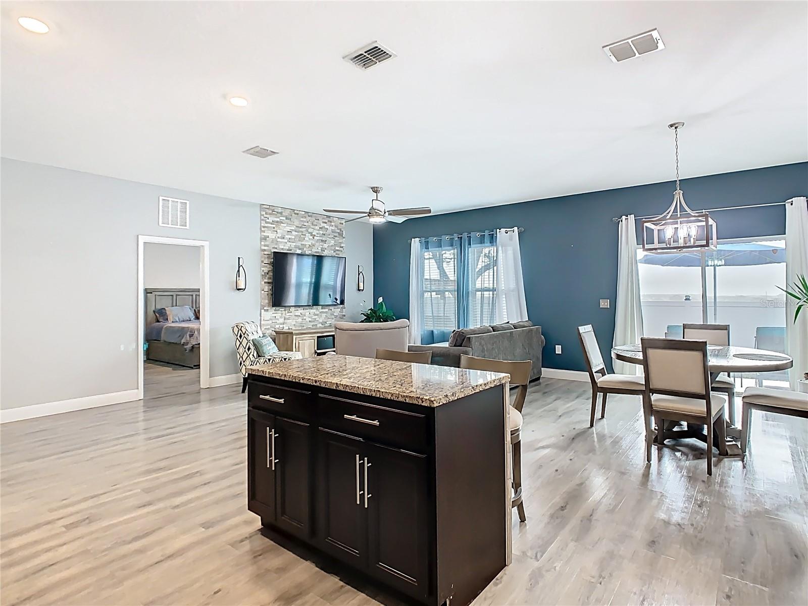 1104 ROBERTA RD, LAKE WALES, FL, 33853
