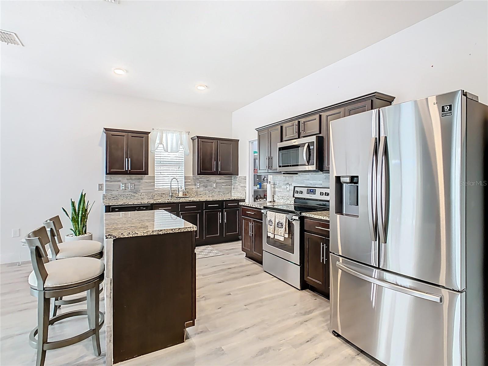 1104 ROBERTA RD, LAKE WALES, FL, 33853