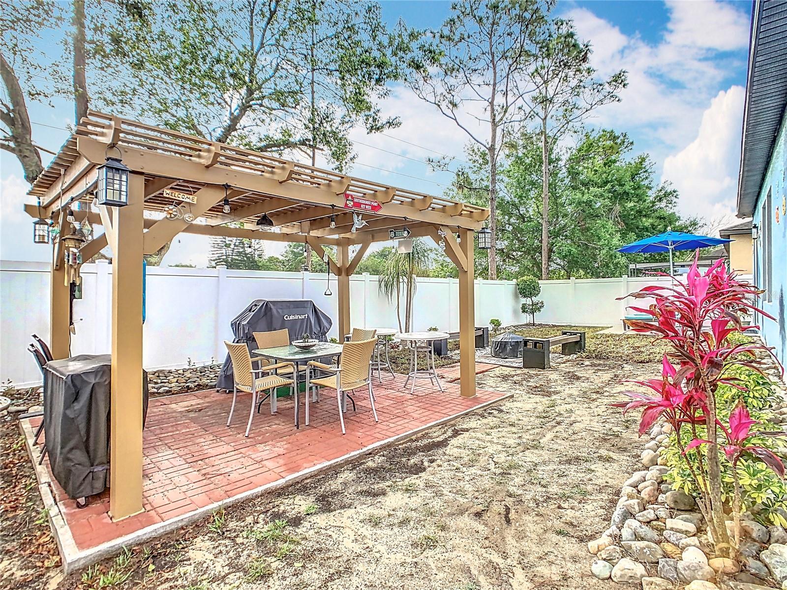 1104 ROBERTA RD, LAKE WALES, FL, 33853