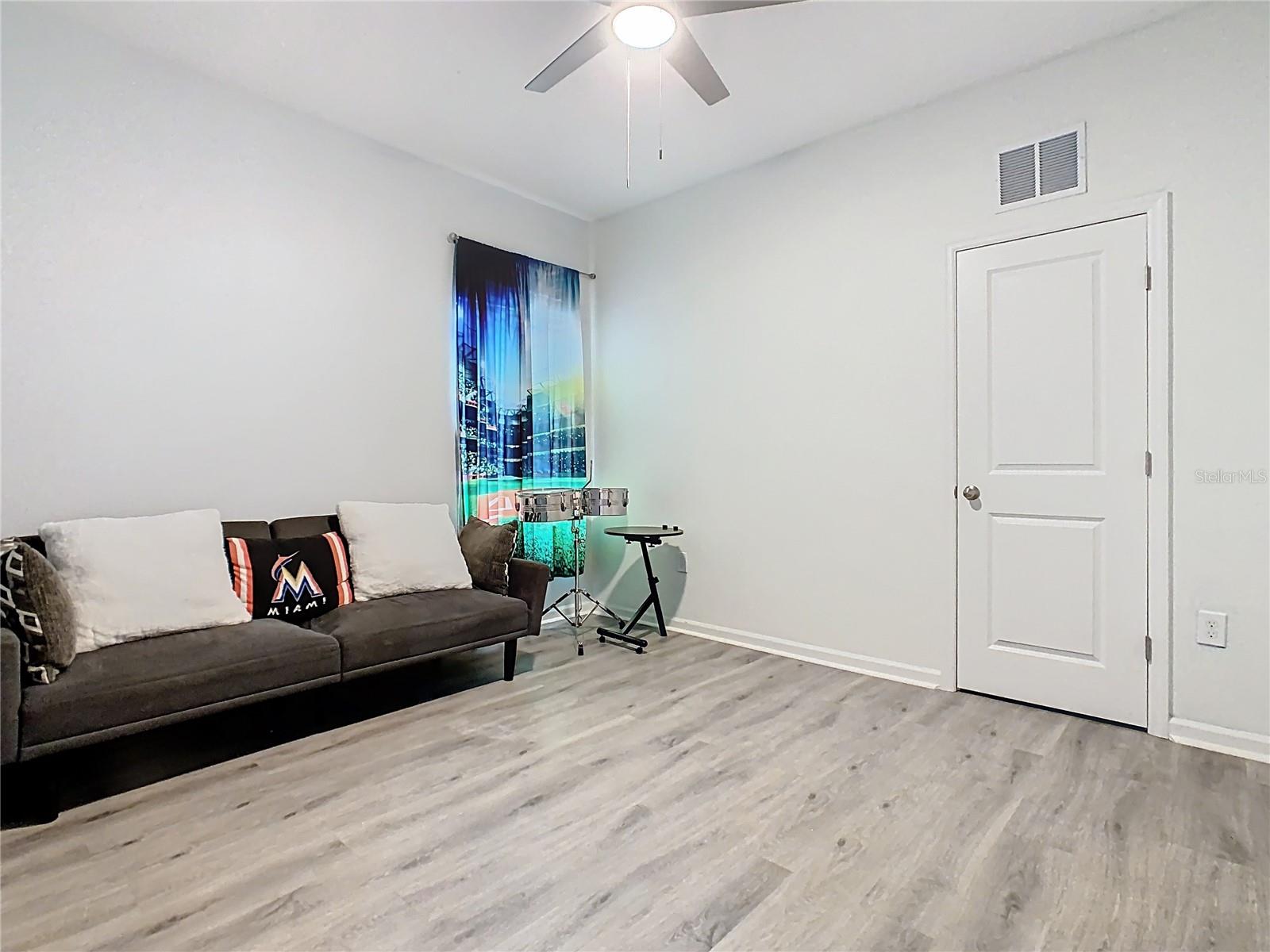 1104 ROBERTA RD, LAKE WALES, FL, 33853
