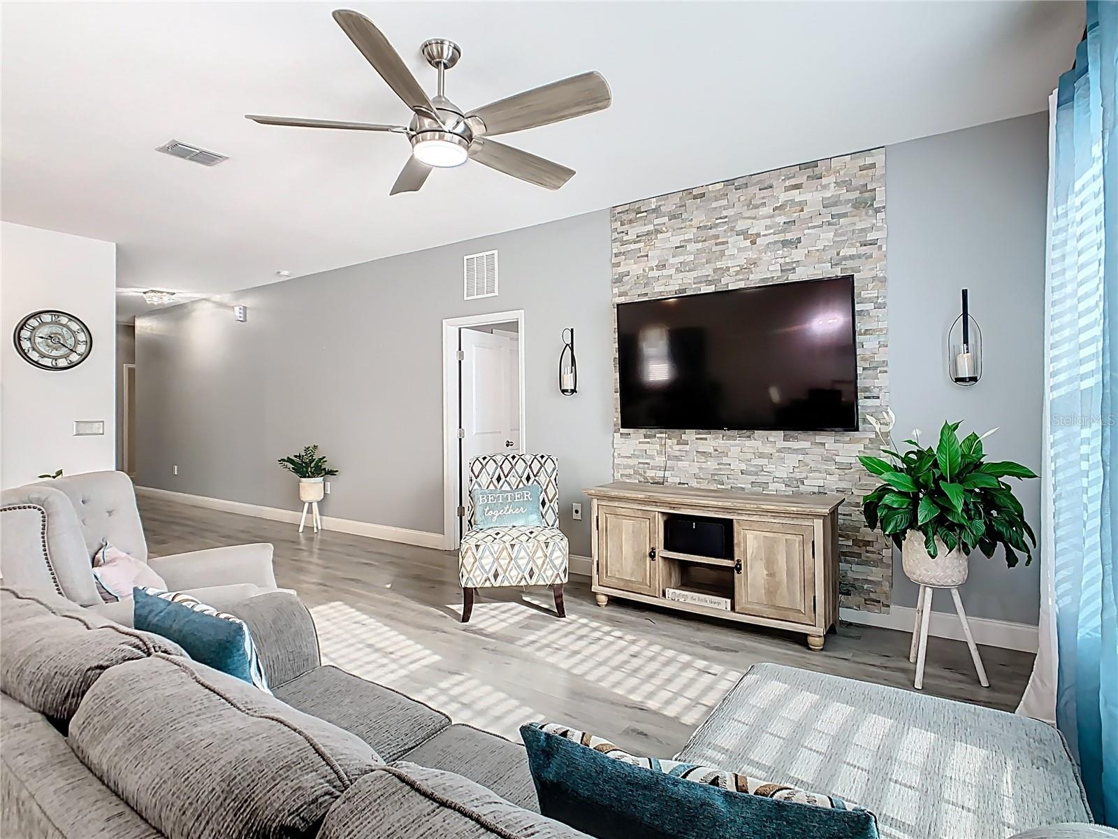 1104 ROBERTA RD, LAKE WALES, FL, 33853