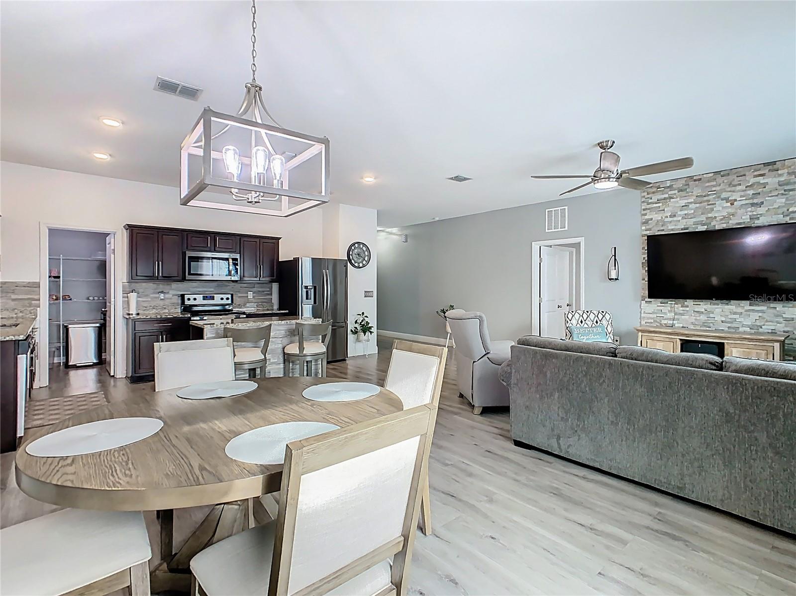 1104 ROBERTA RD, LAKE WALES, FL, 33853