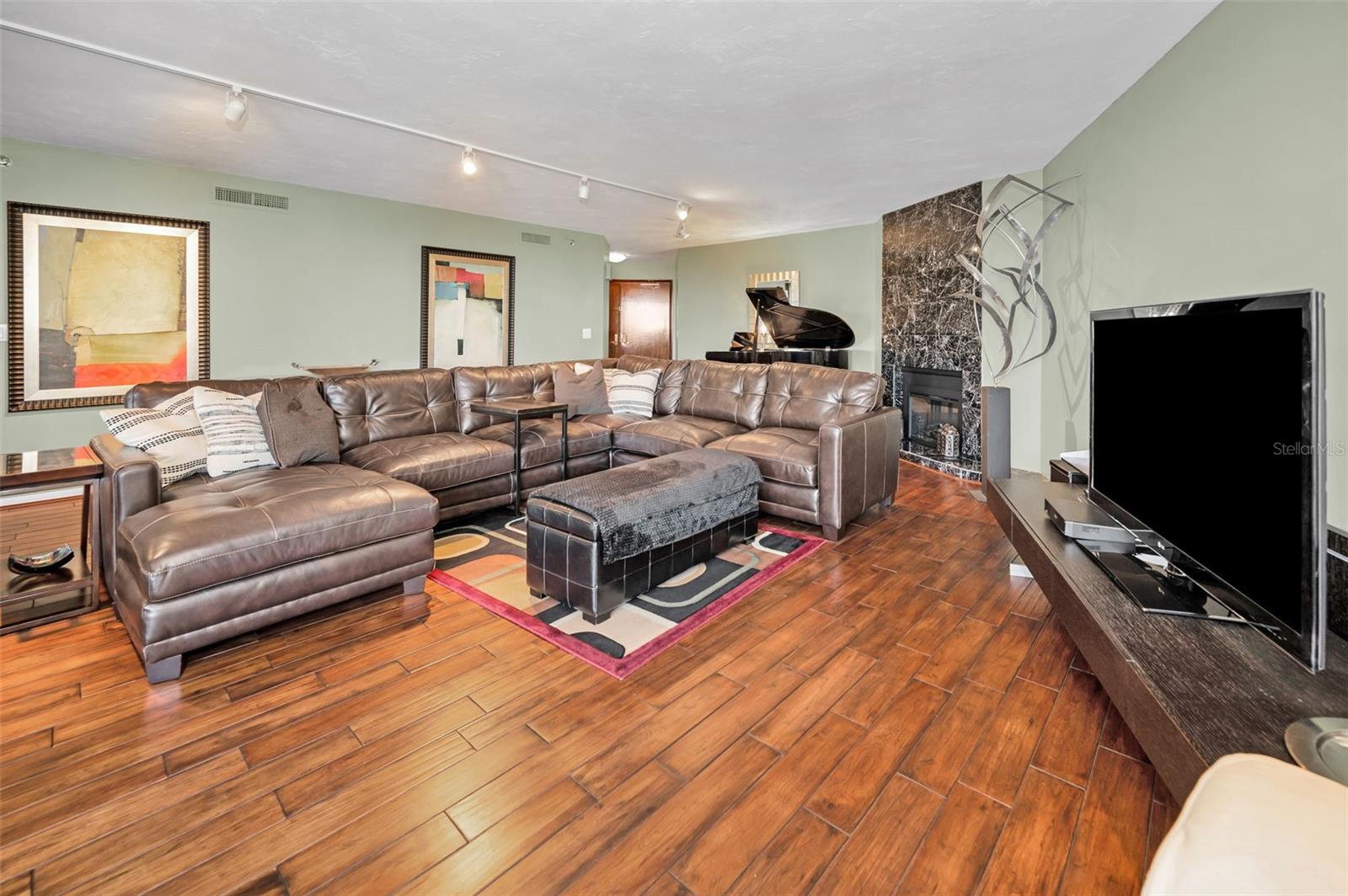 1660 GULF BLVD #307, CLEARWATER BEACH, FL, 33767