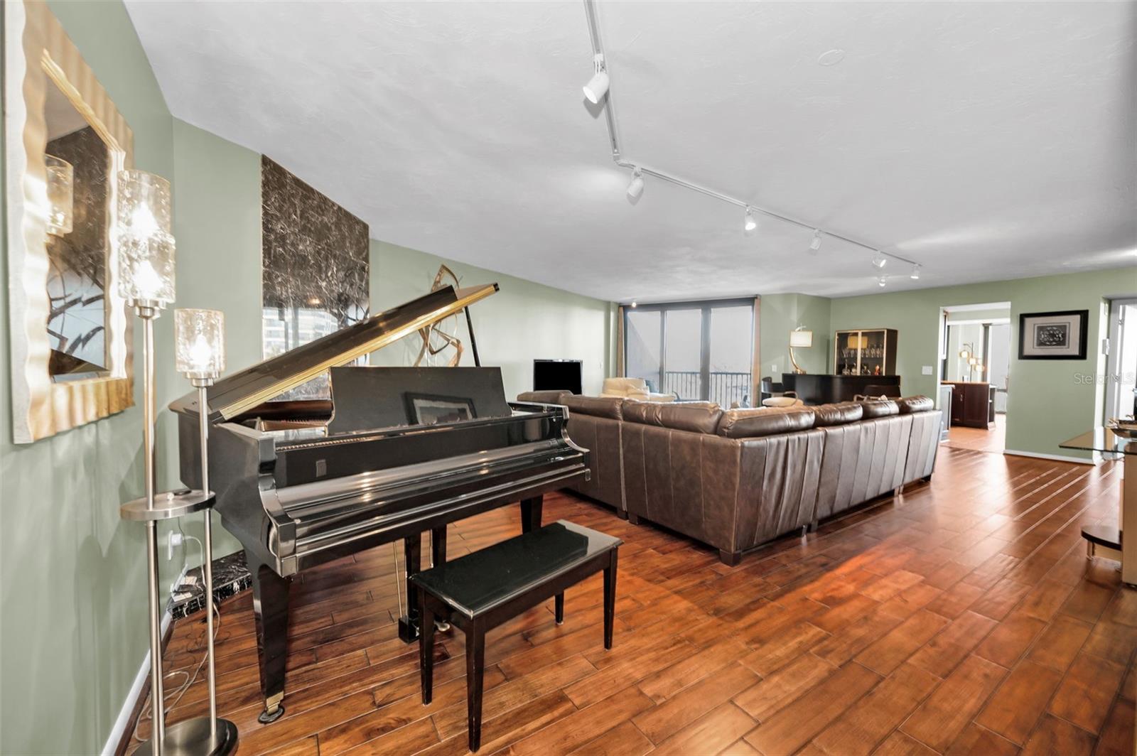 1660 GULF BLVD #307, CLEARWATER BEACH, FL, 33767