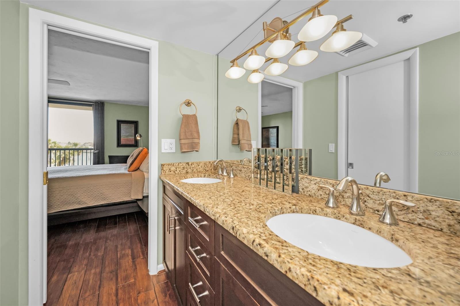 1660 GULF BLVD #307, CLEARWATER BEACH, FL, 33767