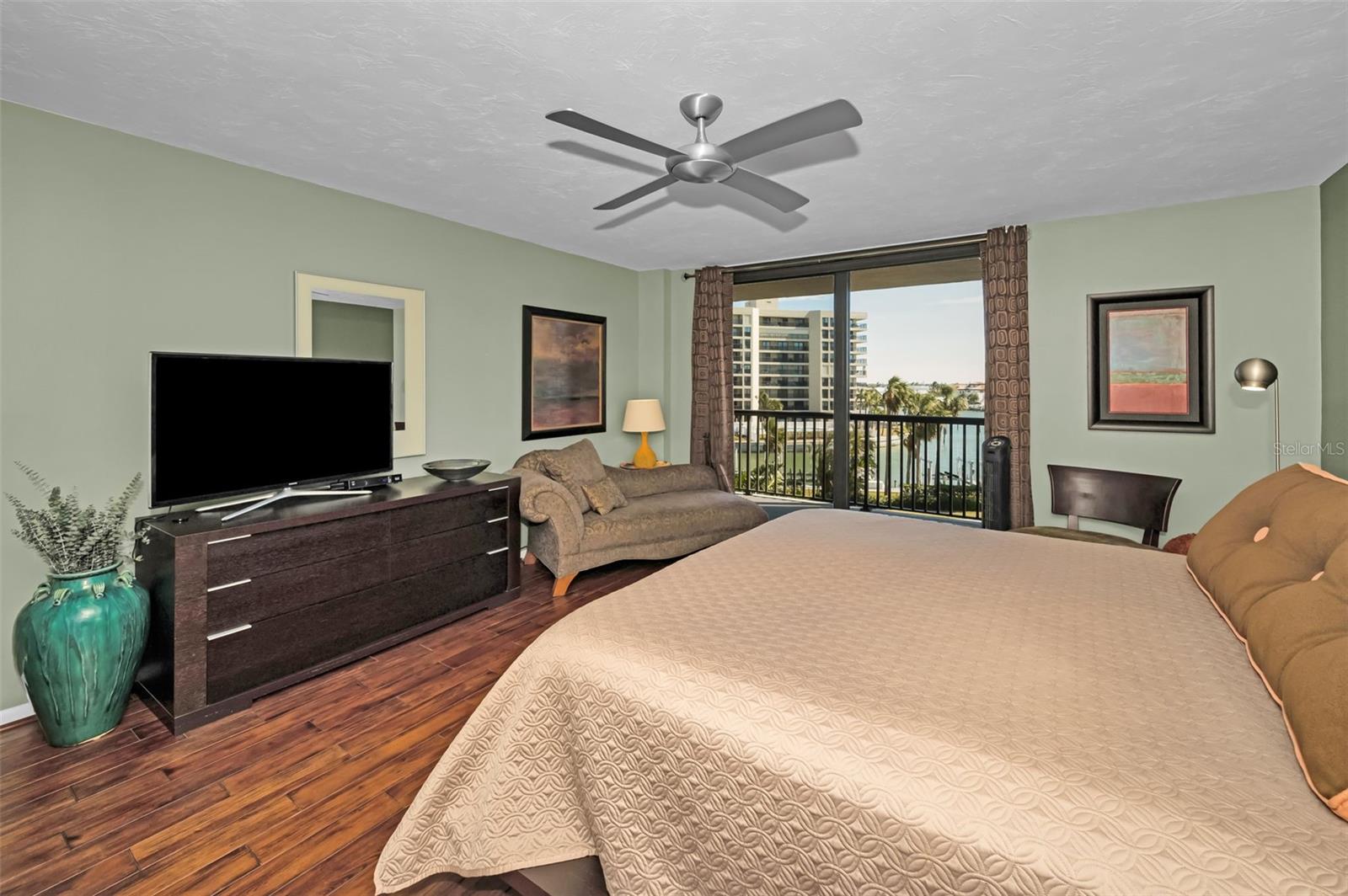 1660 GULF BLVD #307, CLEARWATER BEACH, FL, 33767