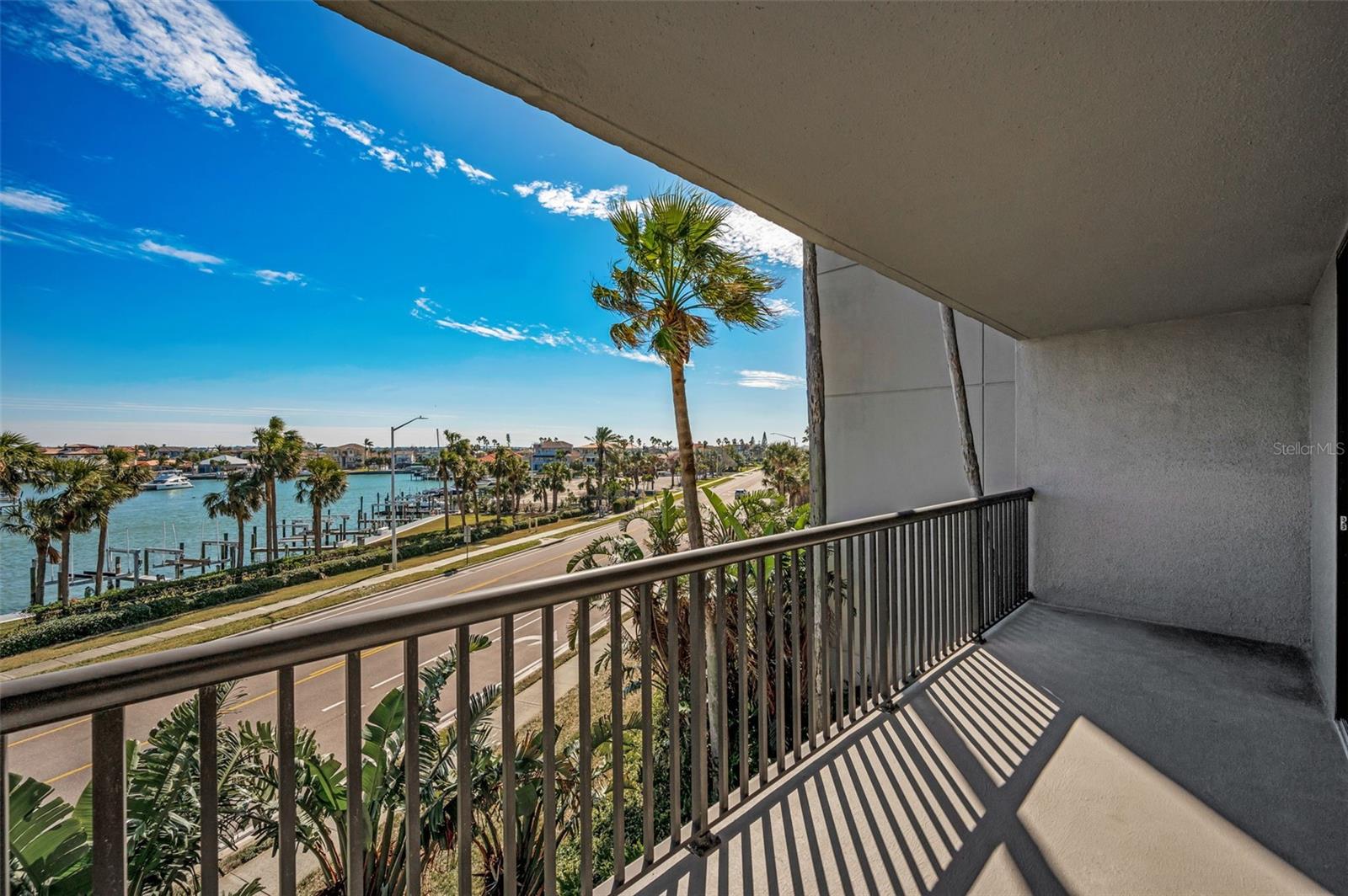 1660 GULF BLVD #307, CLEARWATER BEACH, FL, 33767