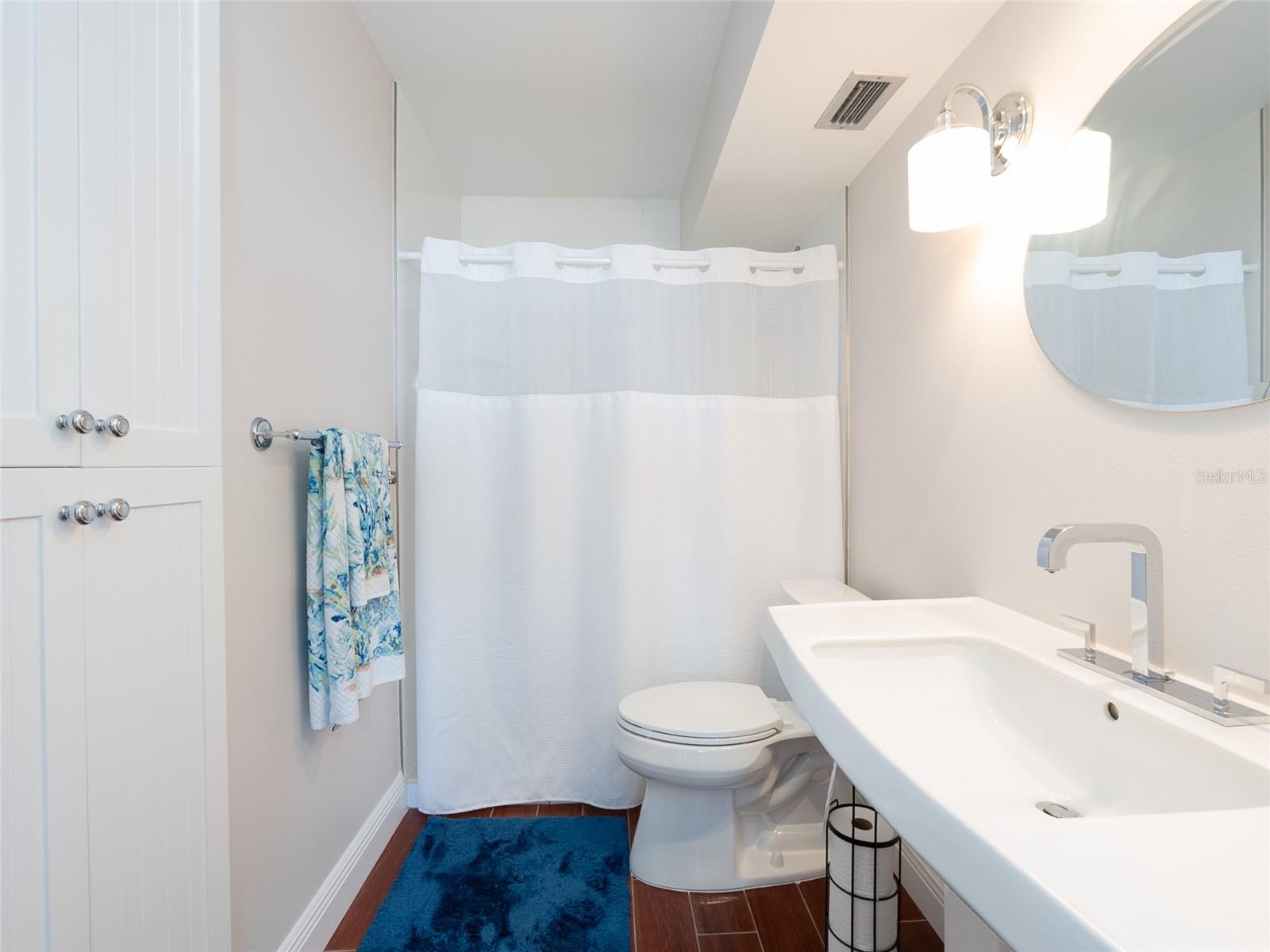 1100 TARPON CENTER DR #102B, VENICE, FL, 34285