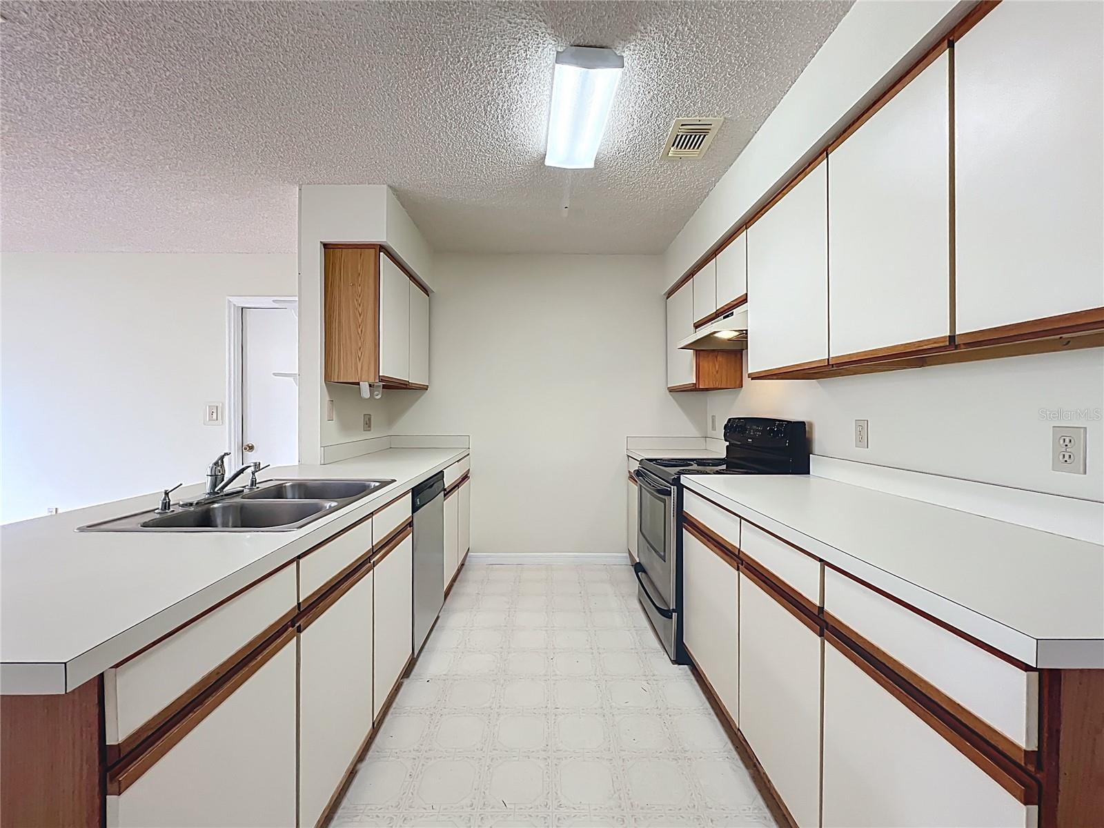 2558 ACADEMY AVE, DELTONA, FL, 32738