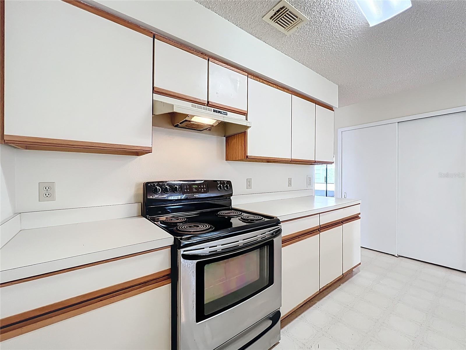 2558 ACADEMY AVE, DELTONA, FL, 32738