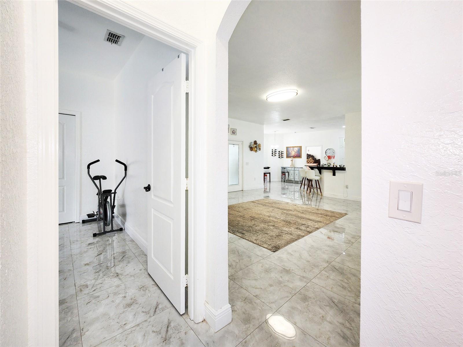 2735 BERKFORD CIR, LAKELAND, FL, 33810