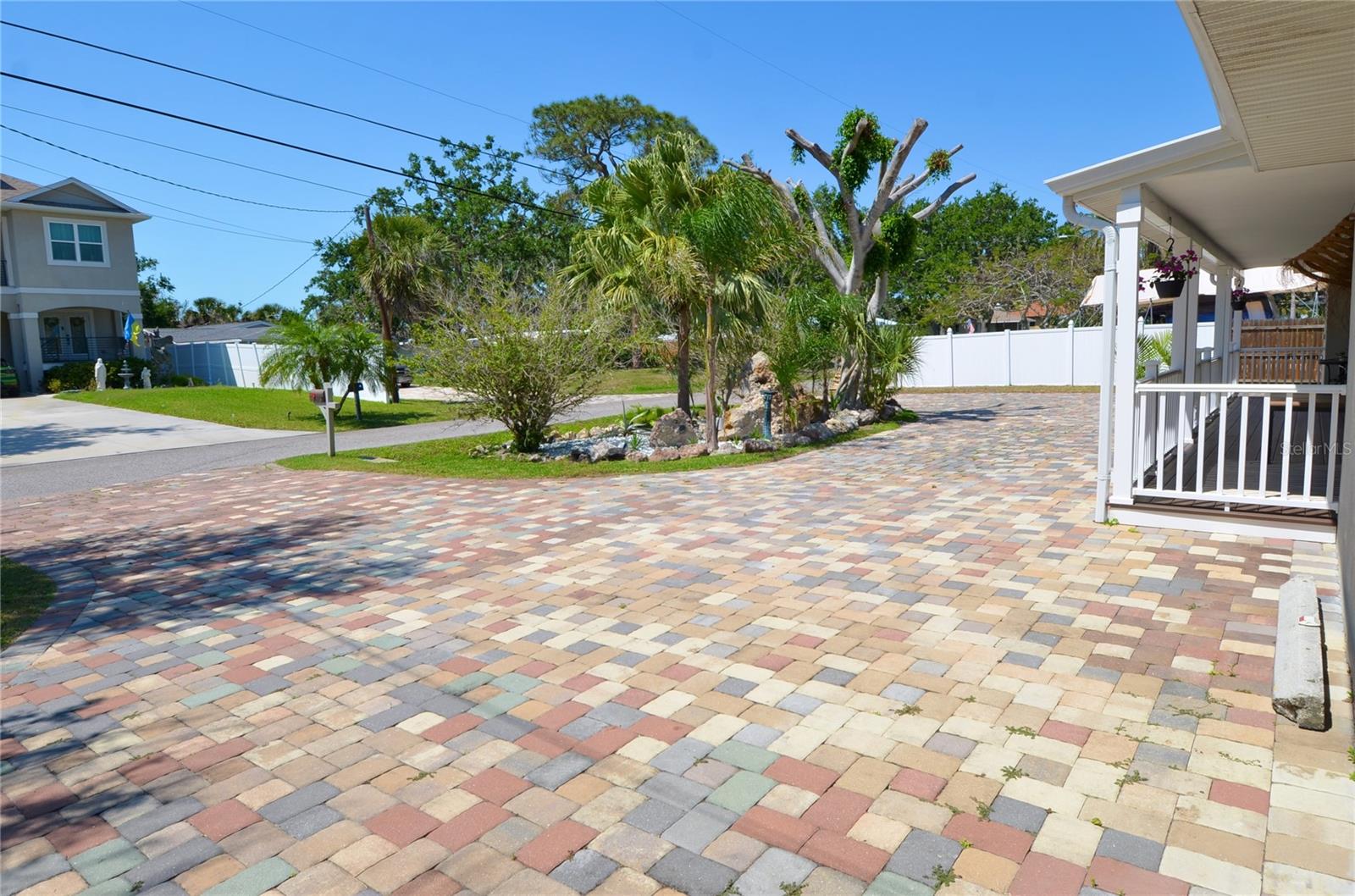 411 PAMETO RD, NOKOMIS, FL, 34275