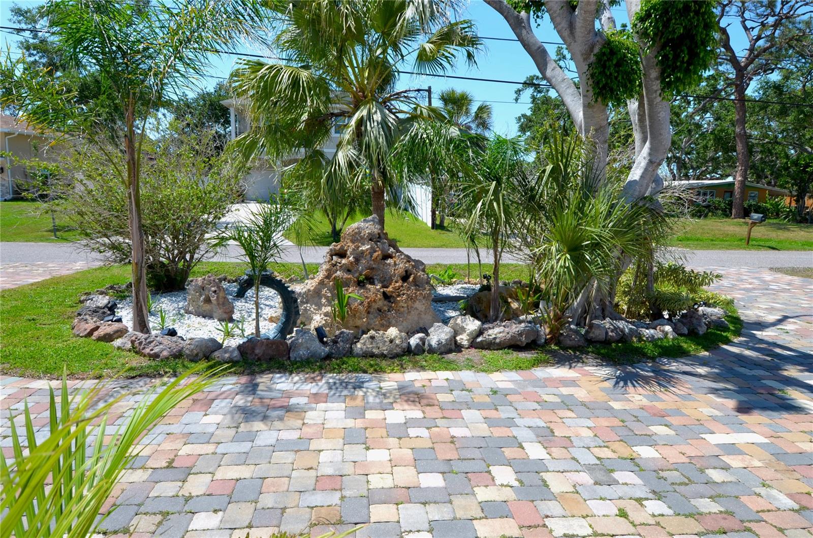 411 PAMETO RD, NOKOMIS, FL, 34275