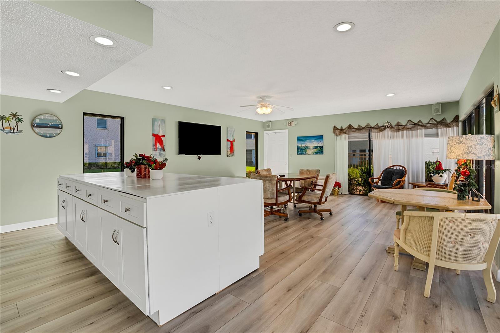 117 FERNWOOD CIR #117, SEMINOLE, FL, 33777