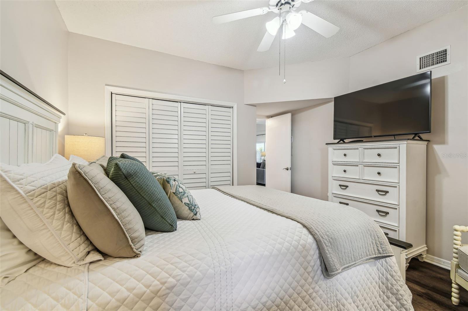 5537 SEA FOREST DR #301, NEW PORT RICHEY, FL, 34652