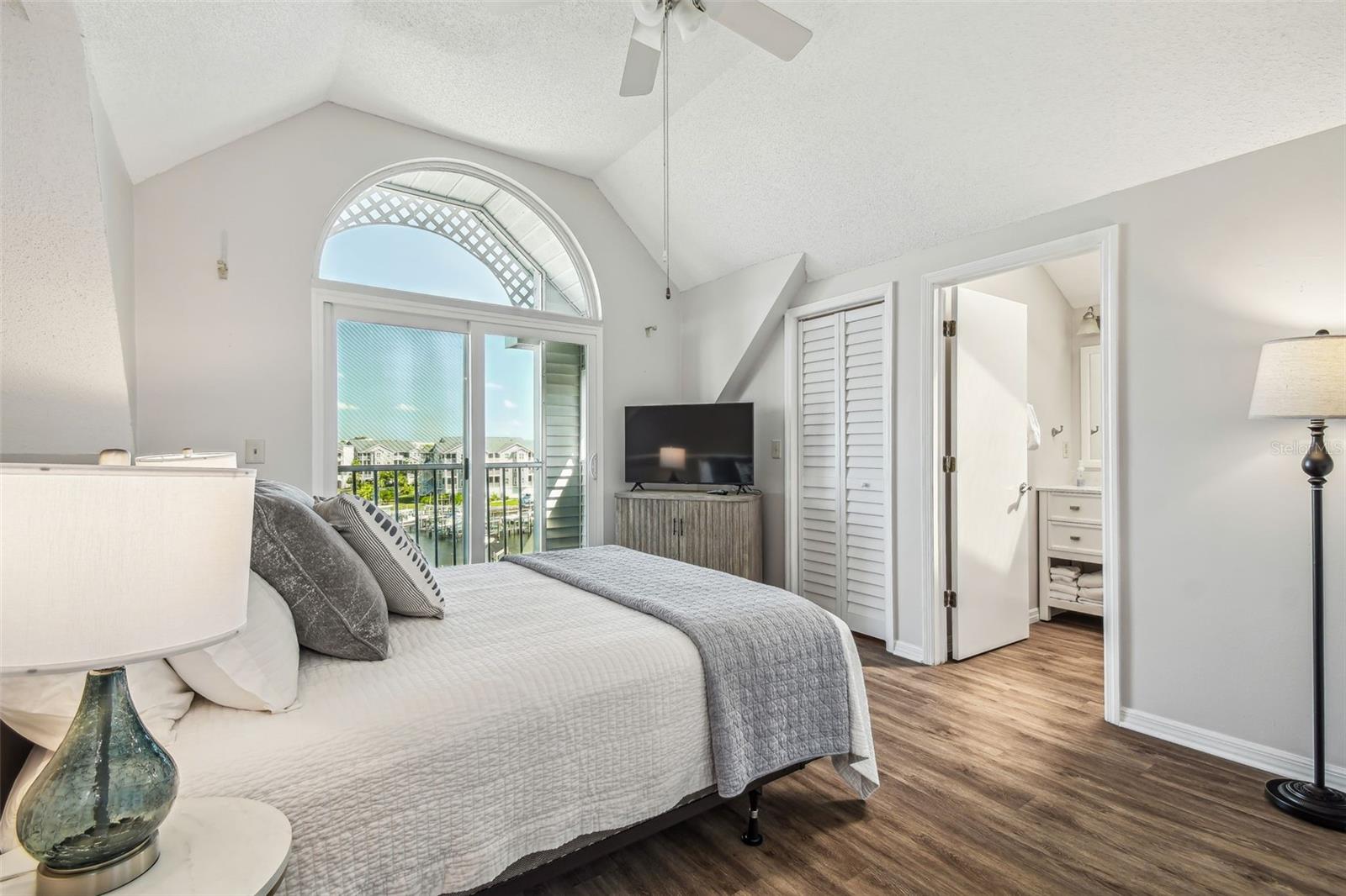 5537 SEA FOREST DR #301, NEW PORT RICHEY, FL, 34652