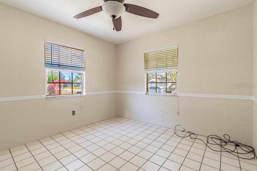 410 39TH AVE NE, ST PETERSBURG, FL, 33703