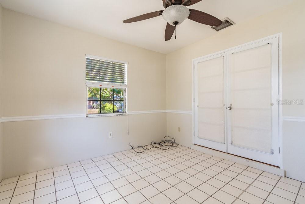 410 39TH AVE NE, ST PETERSBURG, FL, 33703