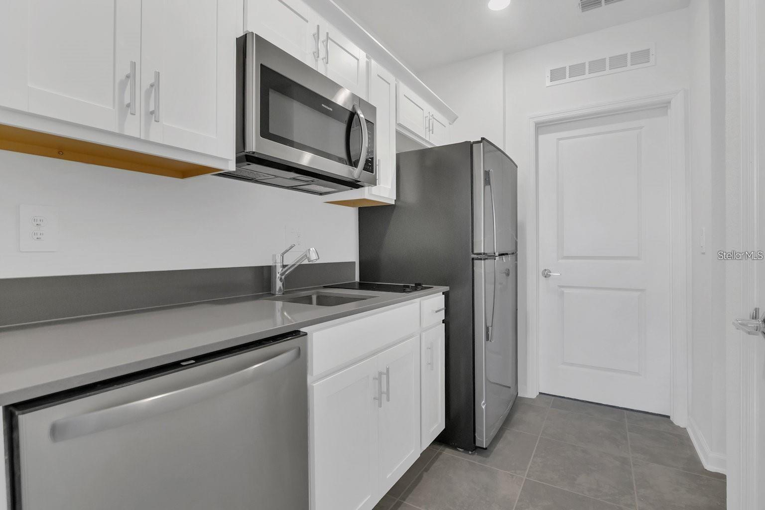 3186 ARMSTRONG AVE #B, CLERMONT, FL, 34714