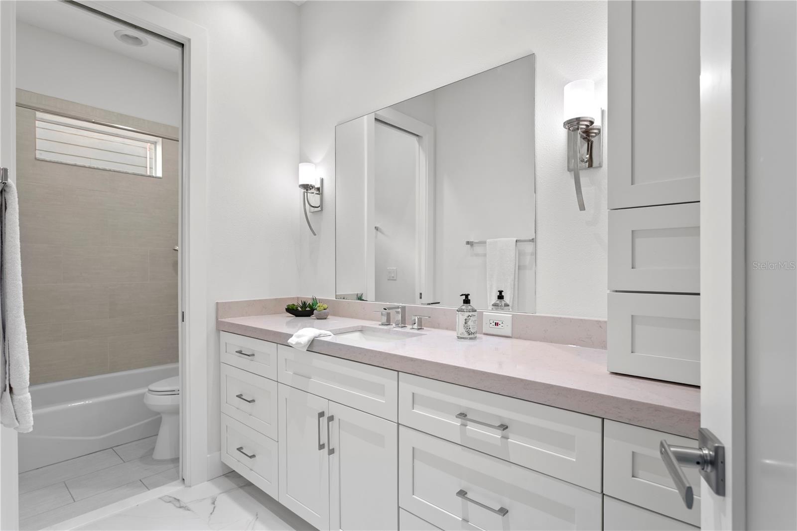 3411 W EL PRADO BLVD, TAMPA, FL, 33629