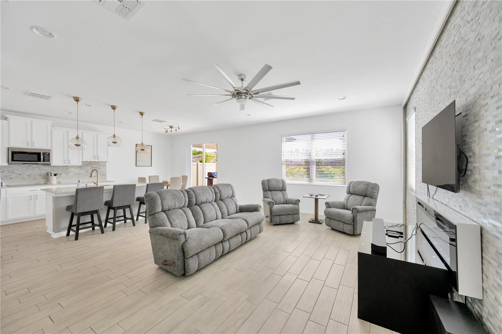 19592 BREYNIA DR, LUTZ, FL, 33558
