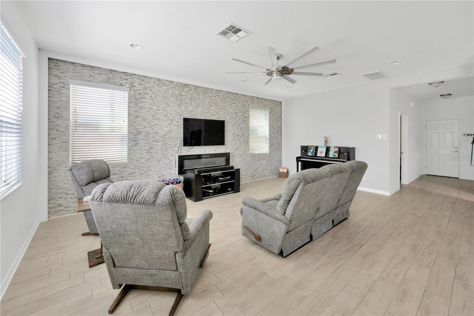 19592 BREYNIA DR, LUTZ, FL, 33558