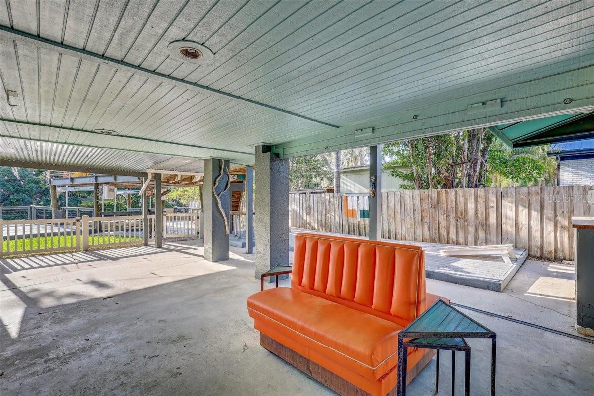 7500 N OLA AVE, TAMPA, FL, 33604