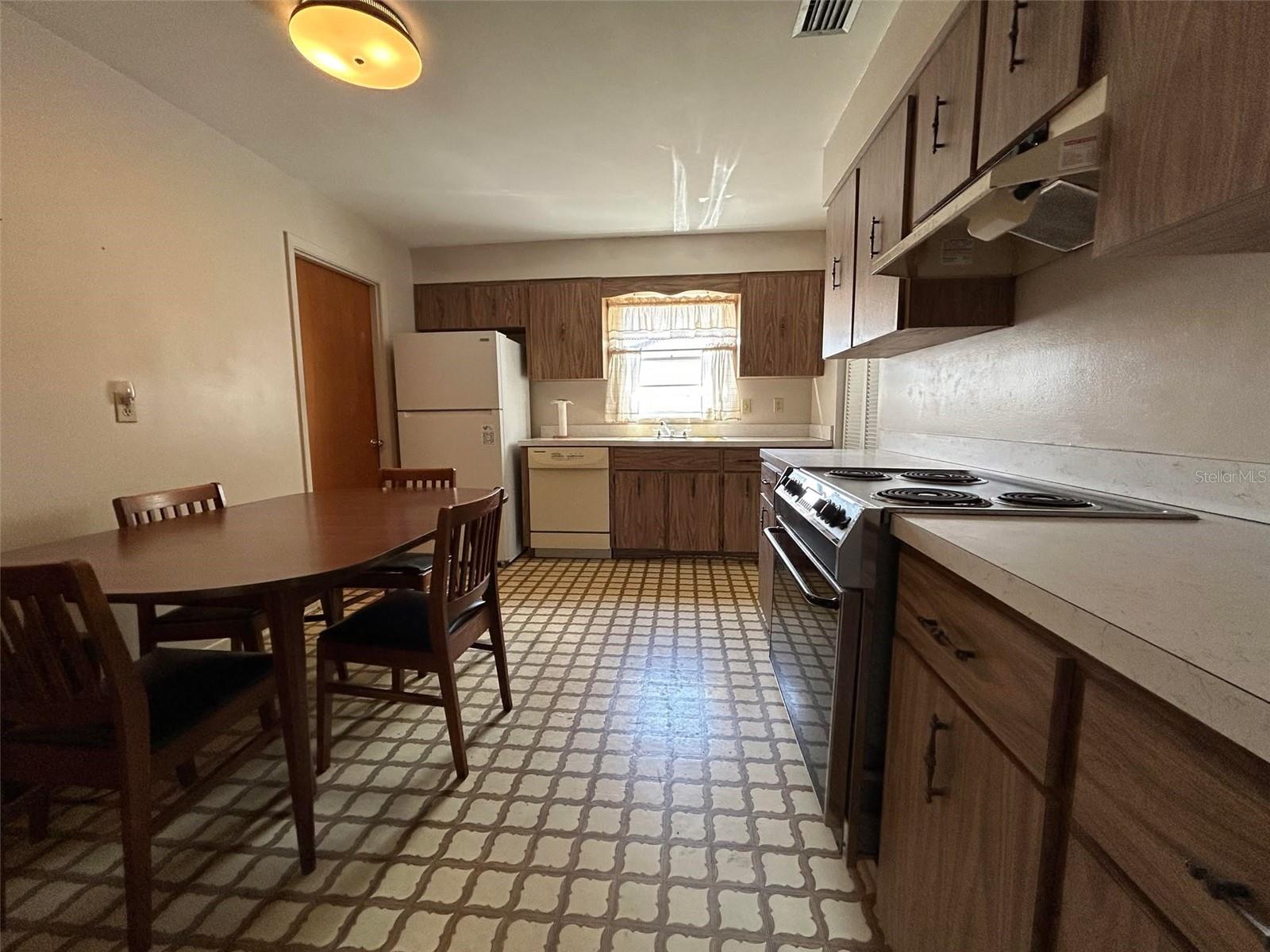 704 ROBERT ST, KISSIMMEE, FL, 34741