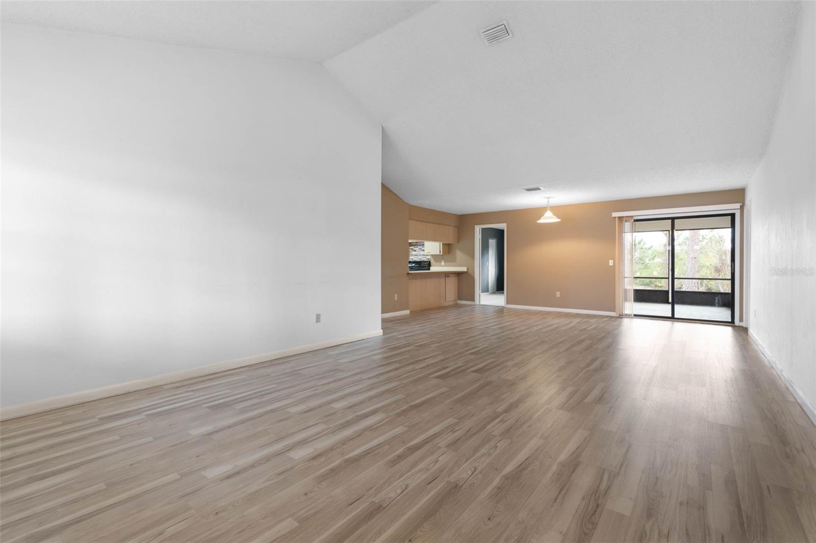 100 WESTBURY LN, PALM COAST, FL, 32164