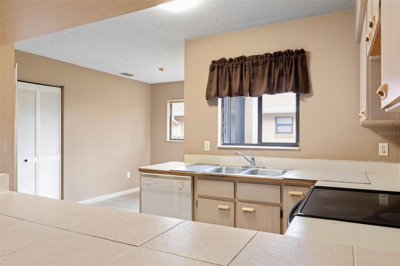 100 WESTBURY LN, PALM COAST, FL, 32164