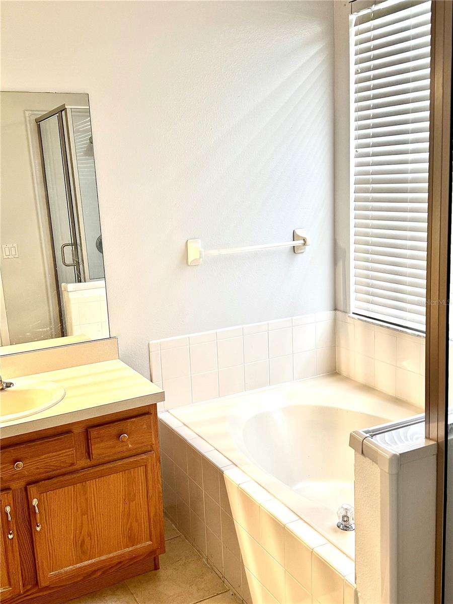 1944 THE OAKS BLVD, KISSIMMEE, FL, 34746