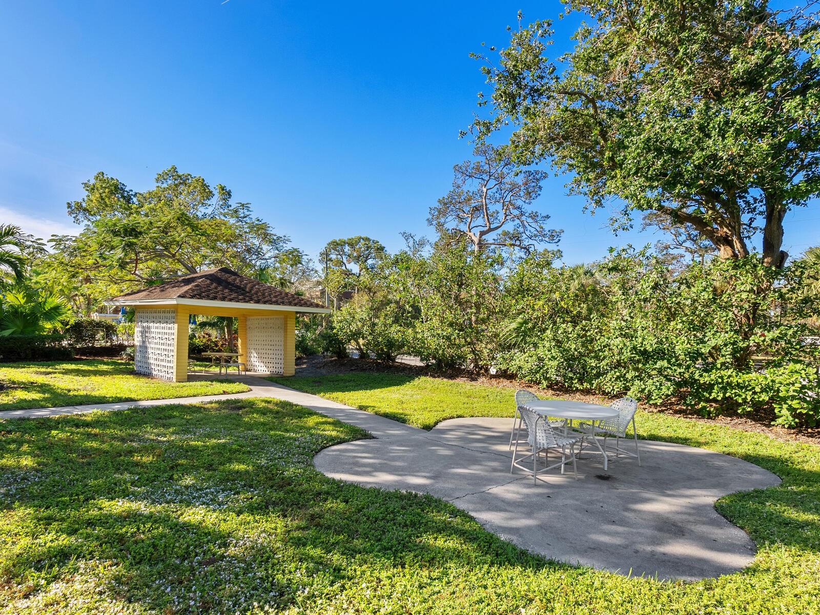 2155 WOOD ST #B18, SARASOTA, FL, 34237