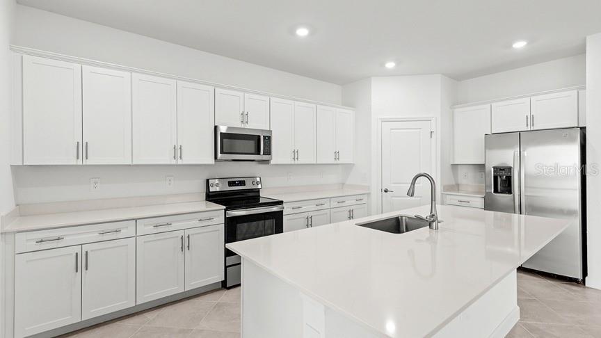 8226 SHORE LAKE DR, ENGLEWOOD, FL, 34224